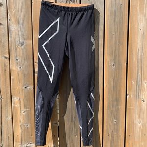 2XU - S - Workout Tights - Black and Grey with Silver Logo Details